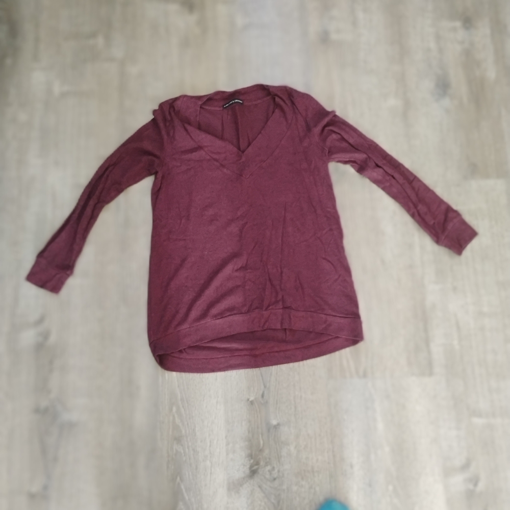 HARLOWE & GRAHAM Soft Knit V-Neck Tunic Top - Burgundy/Maroon - Great Condition!